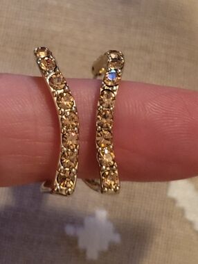 Vintage Monet Gold Toned Curvy Hoop Earrings